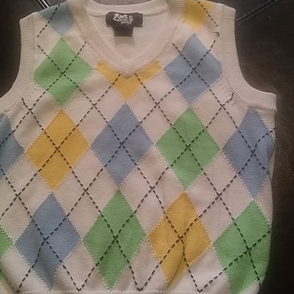 White argyle sweater vest - Picture 2 of 3